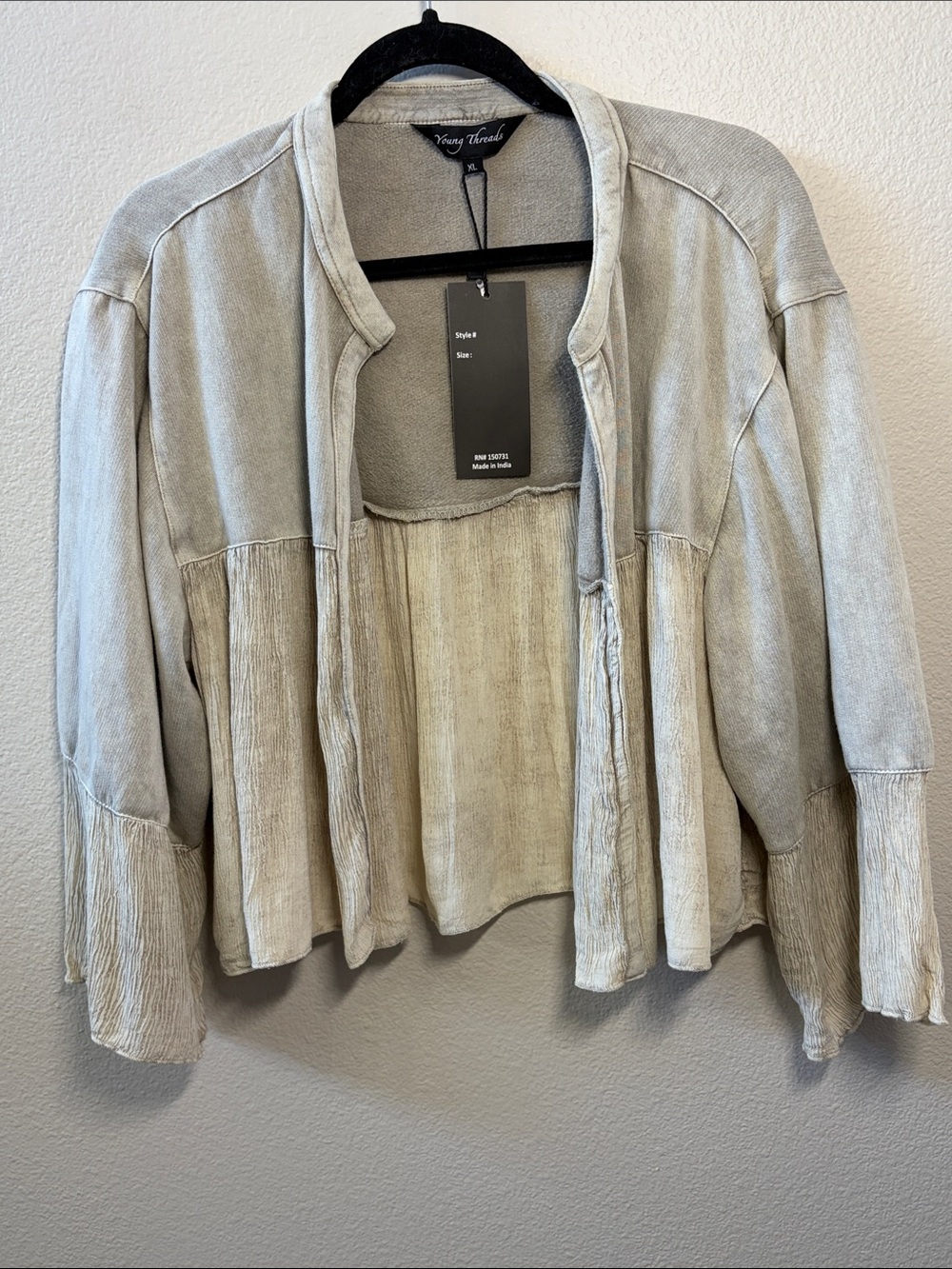 Vinay Travels Women's Cream/ Grey Open-Front Cardigan Sweater